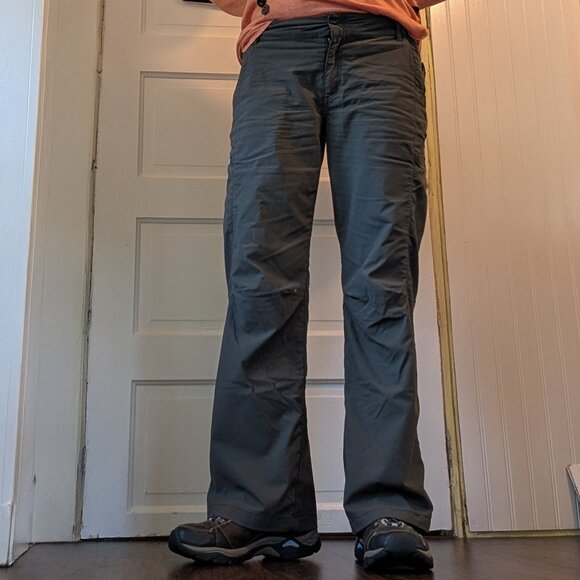 REI Pants - REI Hiking/Cargo Women's Pant, relaxed fit, 50 UPF, size 6